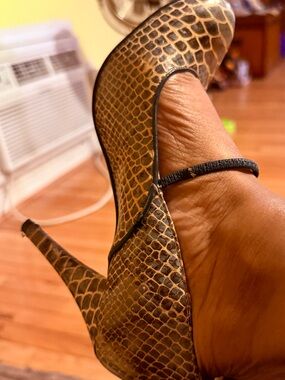 Women's Tan Snake-Print Mary Jane Heels